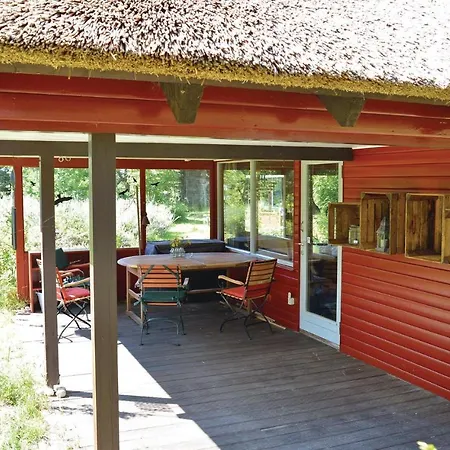 4 Bedroom Awesome In Romo Casa de Férias